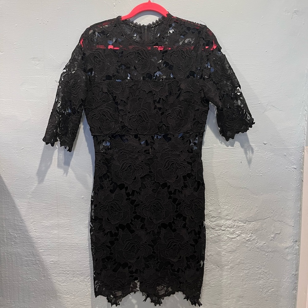 Lace detail cocktail dress